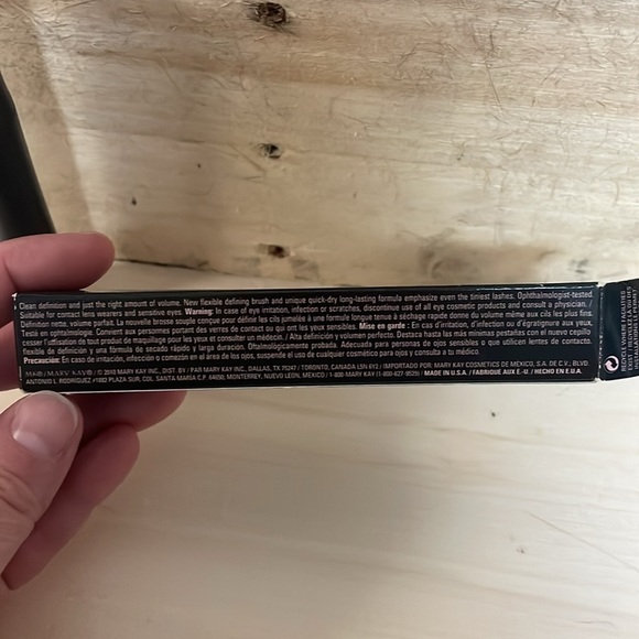 Mary Kay Lash Love Mascara - Intense Black - Picture 5 of 8